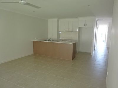 1 / 11 Velox Circuit, Upper Coomera