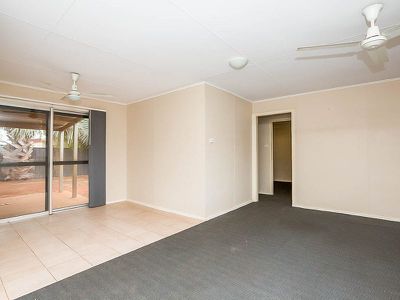 2 / 1 Brown Way, South Hedland