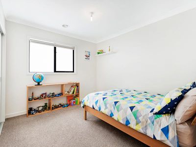 12 Hayes Parade, Pascoe Vale