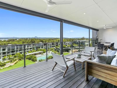 2102 / 13 Lakeview Rise, Noosa Heads
