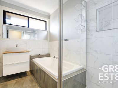 1 Gina Court, Hallam