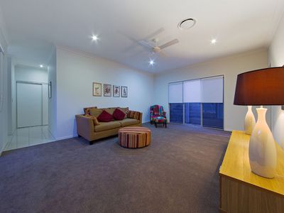 6 Thomson Place, Wakerley