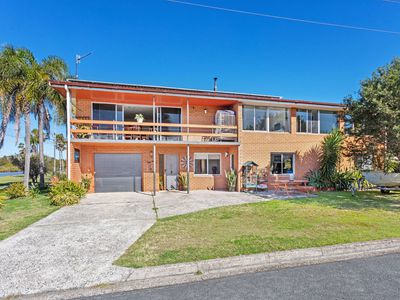 37 Point Road, Tuncurry