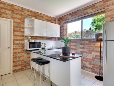 2 Camphorwood Close, Jerrabomberra