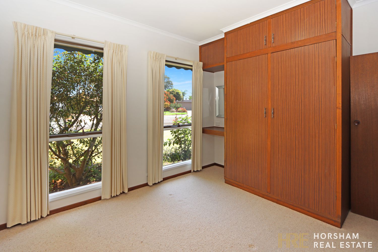 1 Hoskin Court, Horsham
