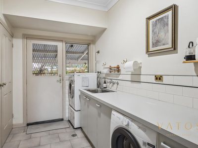 5 Janine Court, Somerville