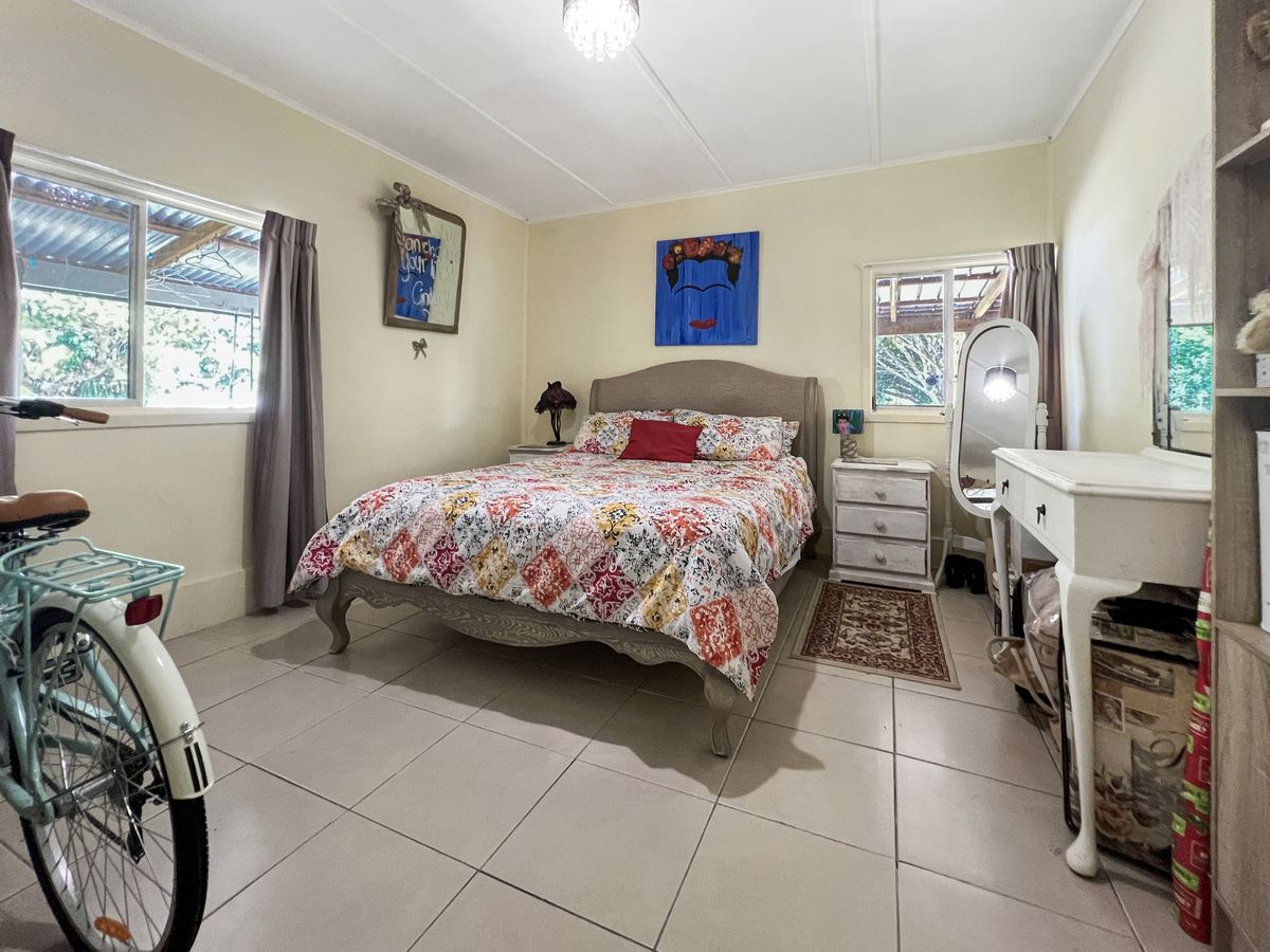 13 Panoramic Drive, Atherton
