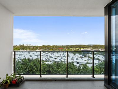 5609 / 5 Harbour Side Court, Biggera Waters