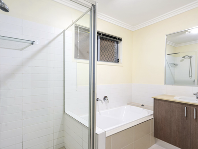 6 Berrimilla Lane, Coomera Waters