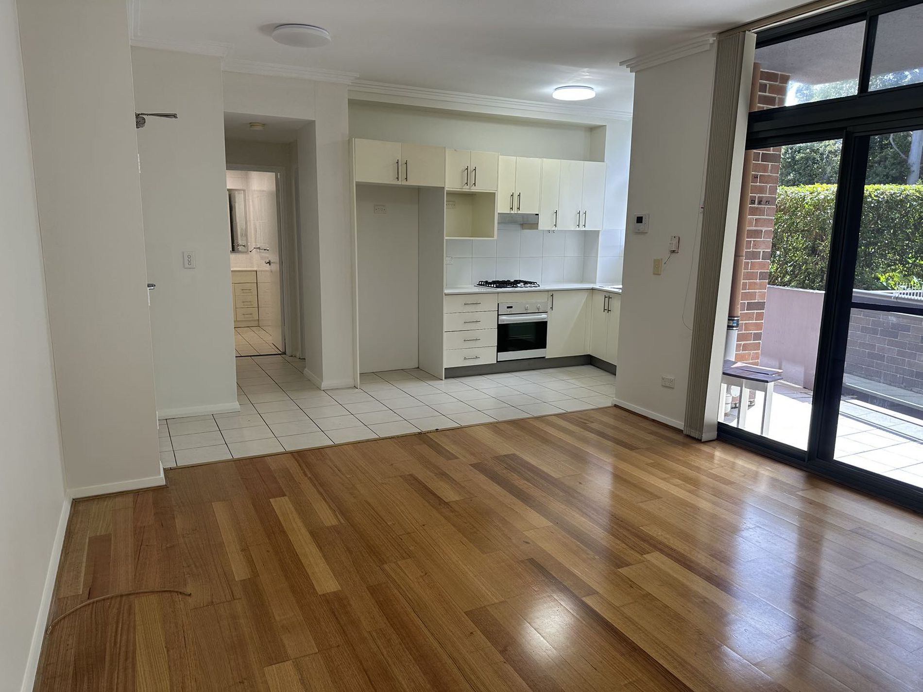 1 / 24-28 College Crescent, Hornsby