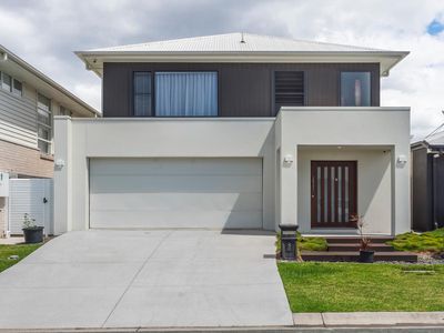 5 Lord Howe Circuit, Banya