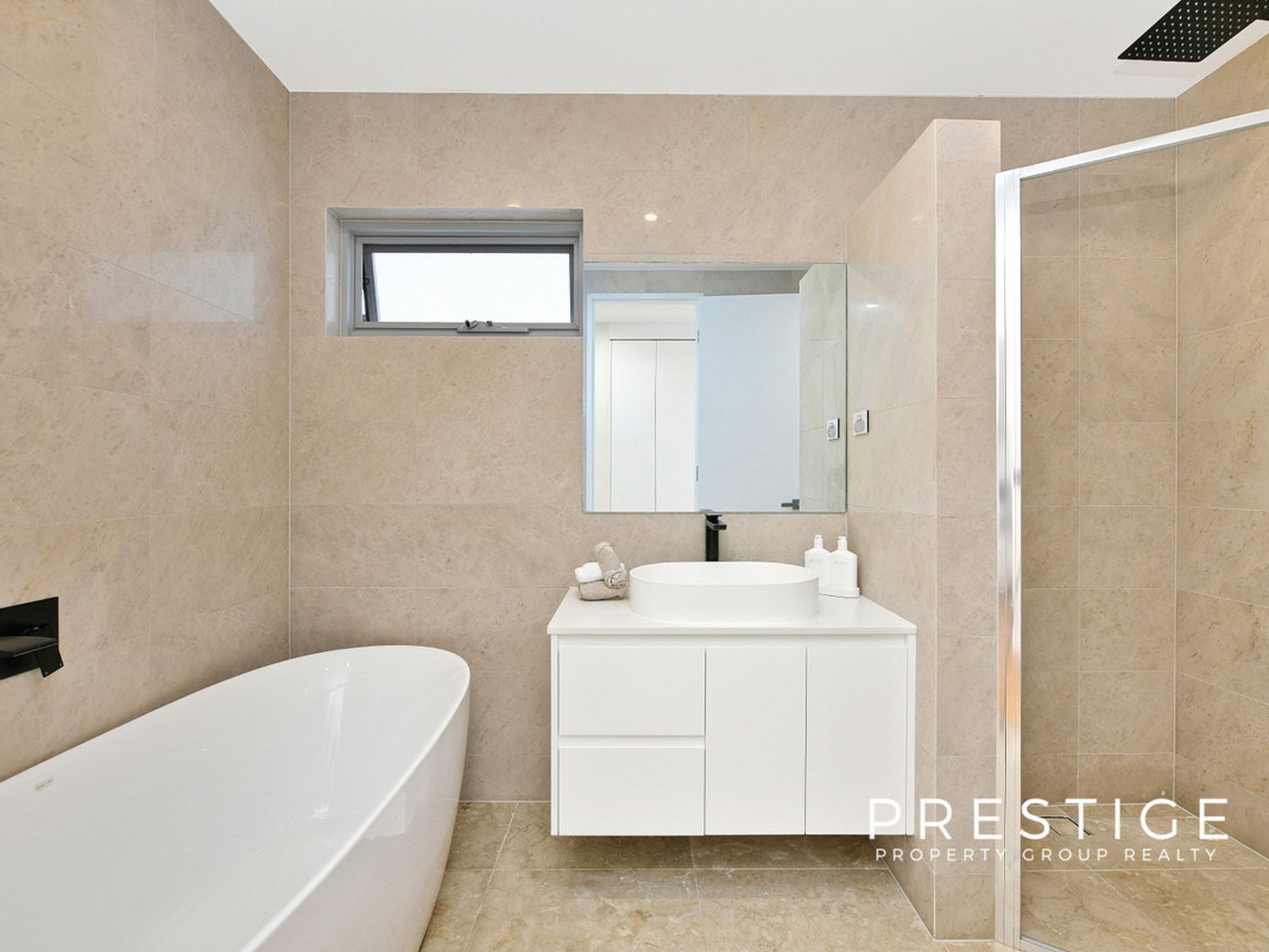 111 Gungah Bay Road, Oatley