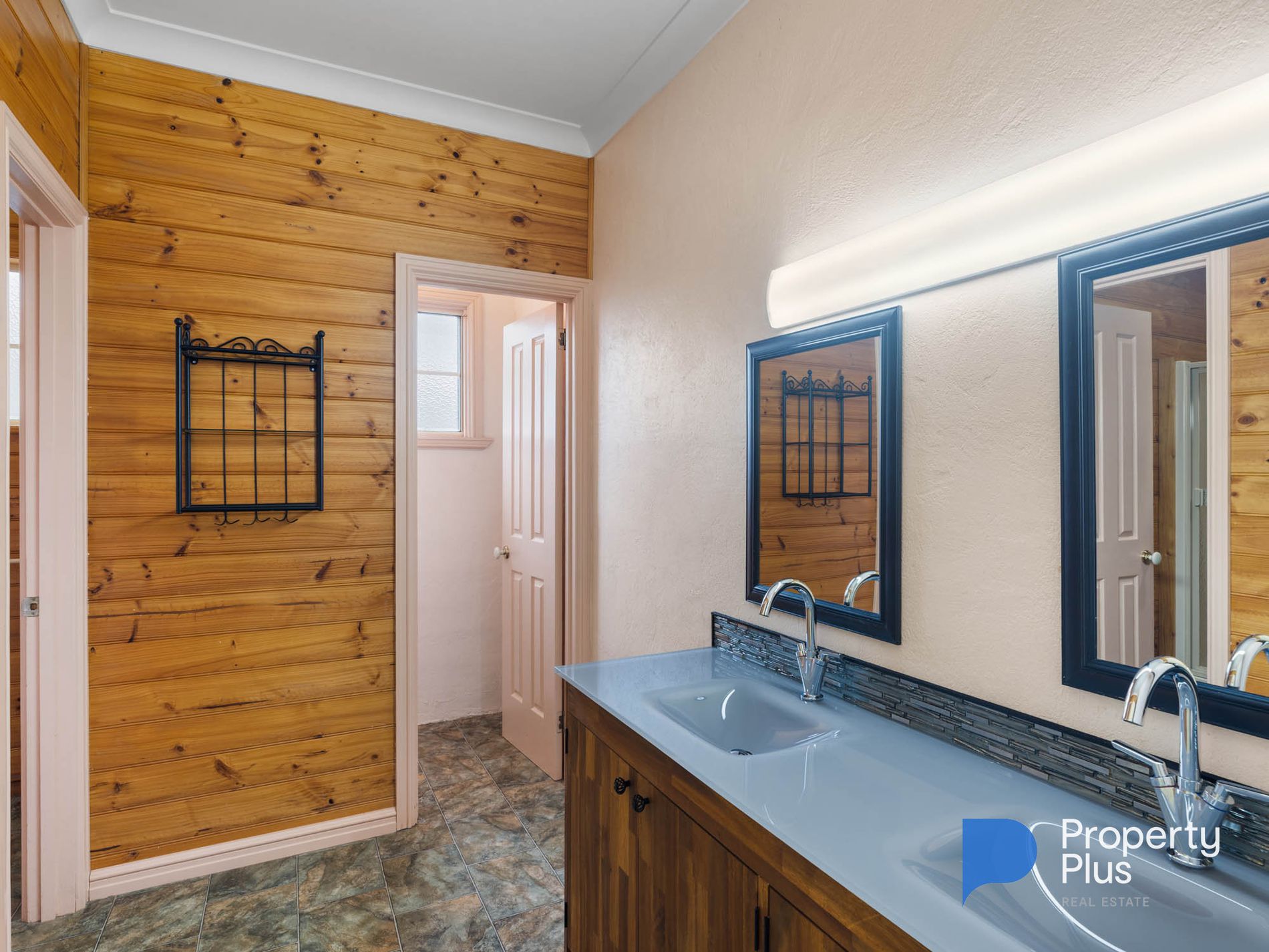 4 Graham Close, Flora Hill