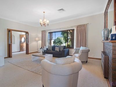 29 Lake View Crescent, Highbury