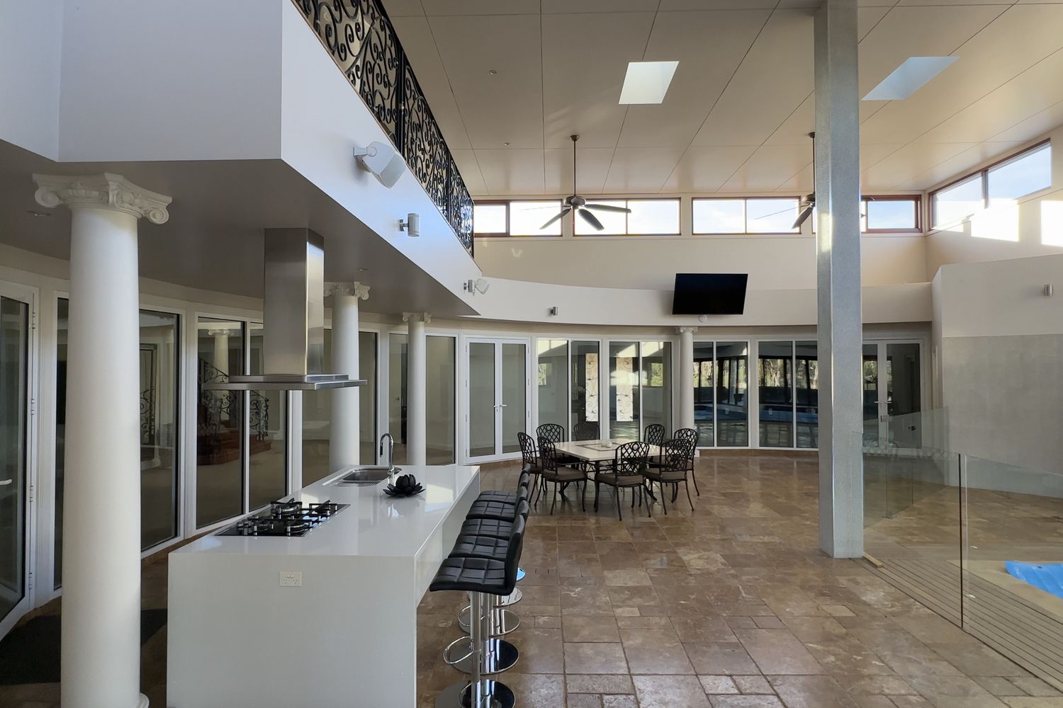 145 Barnes Boulevard, Horsham