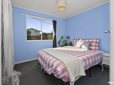 71 Larsen Crescent, Tawa