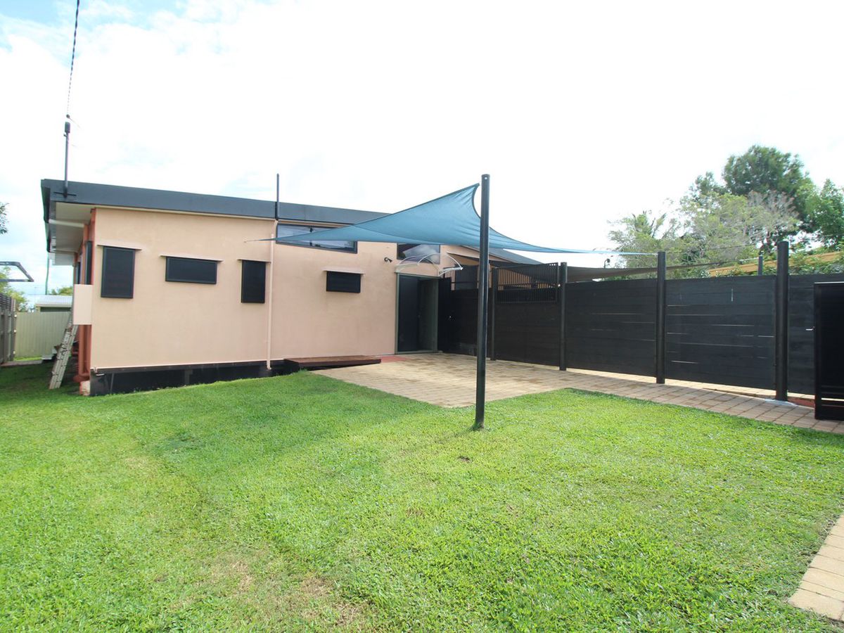 1 / 4 GRAU STREET, Atherton