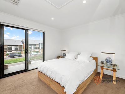 6 / 2  ROUSEABOUT STREET , Lawson