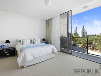 2205 / 2 Ephraim Island Parade, Paradise Point
