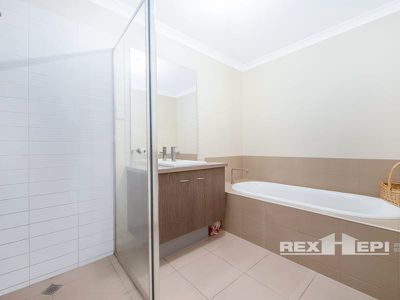 78 Mannavue Boulevard, Cranbourne North