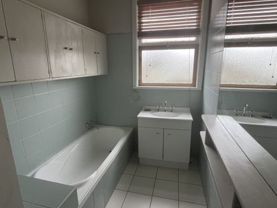 18 Autumn Street, Belmont