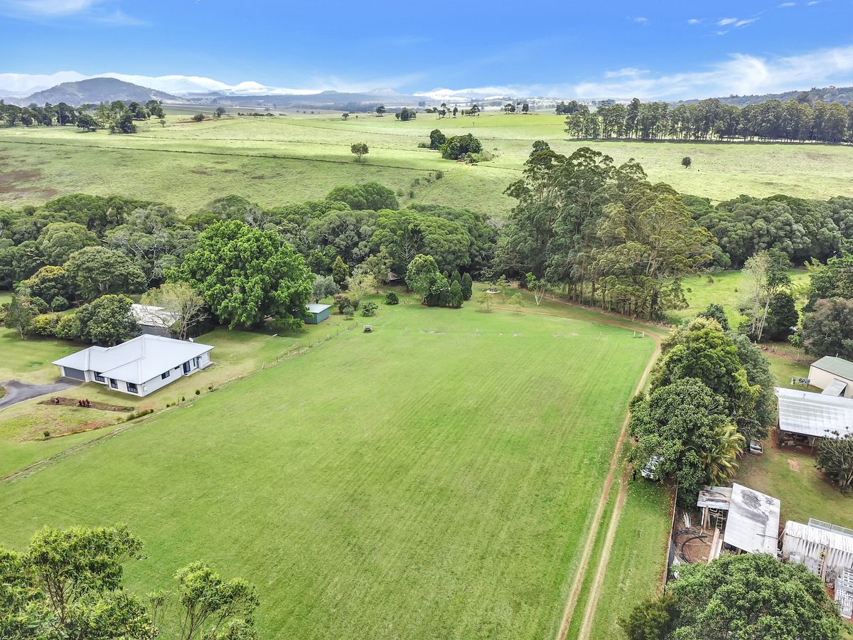 48 Russell Road West, Lake Eacham