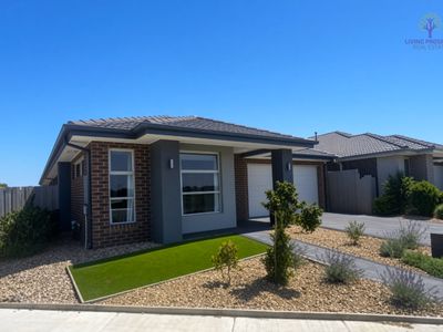 71-73 Iris Loop, Armstrong Creek