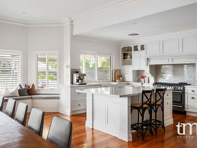 1 Grove End Ridge, Mount Claremont