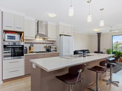 11 Henry Court, Normanville