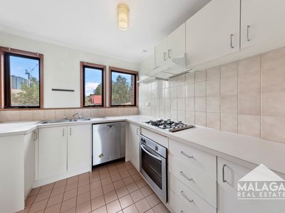 2 / 35 Ballarat Road, Footscray