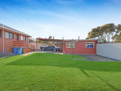 6 Blackwood Avenue, Latrobe