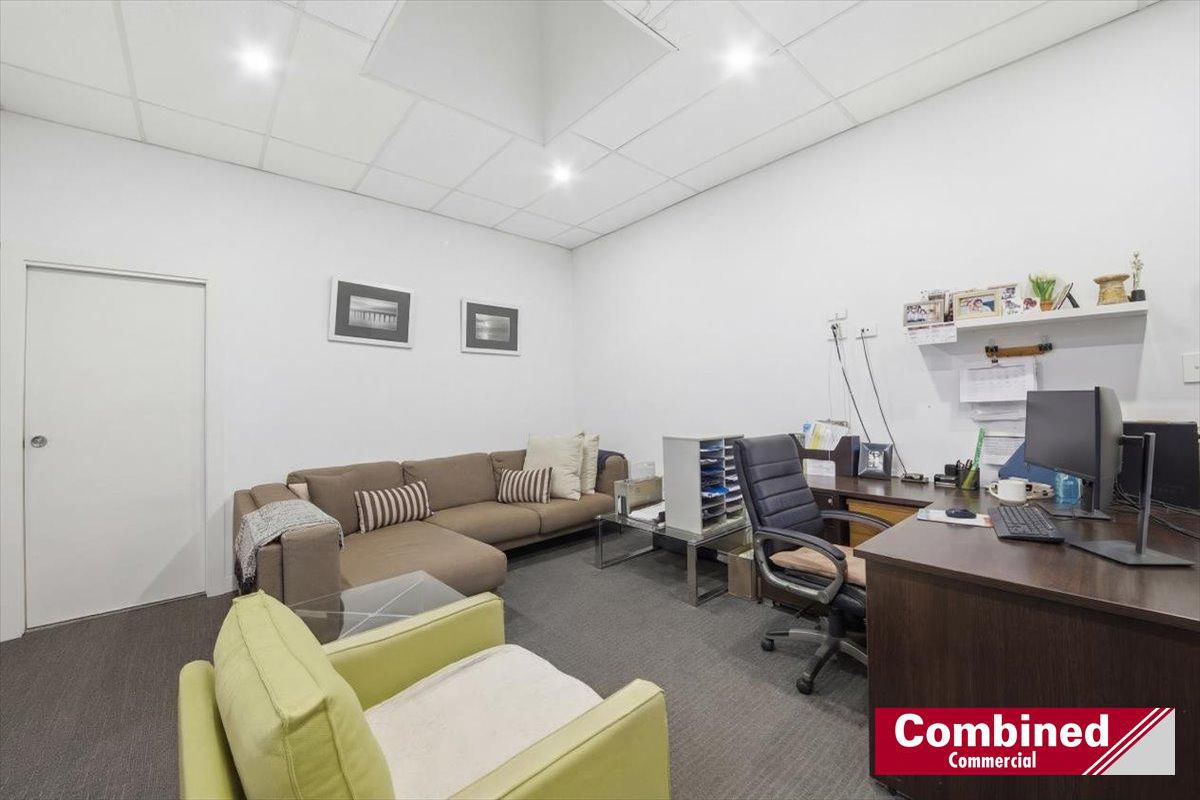 1 / 79 Lasso Road, Gregory Hills