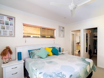 9 La Borde Court, Urraween