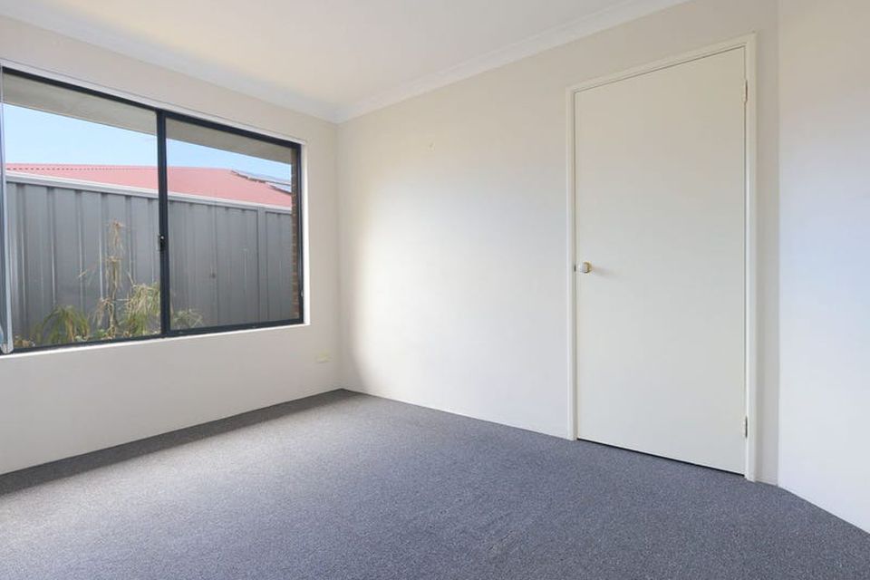 10 Bluefields Parkway , Port Kennedy