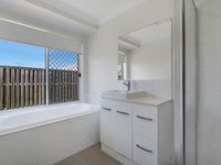 7 Dray Court, Riverhills