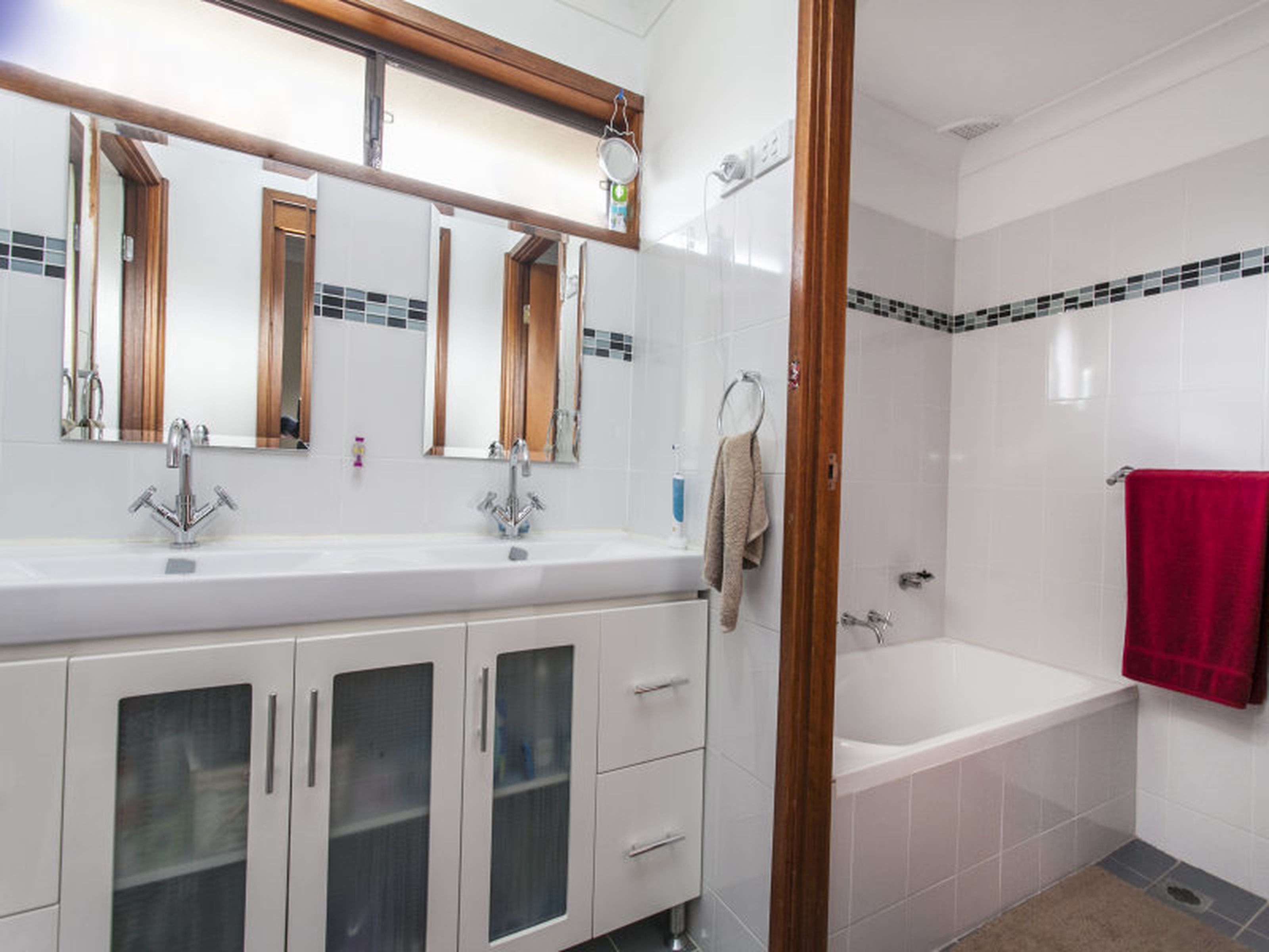 4 Greenbank Drive, WERRINGTON DOWNS