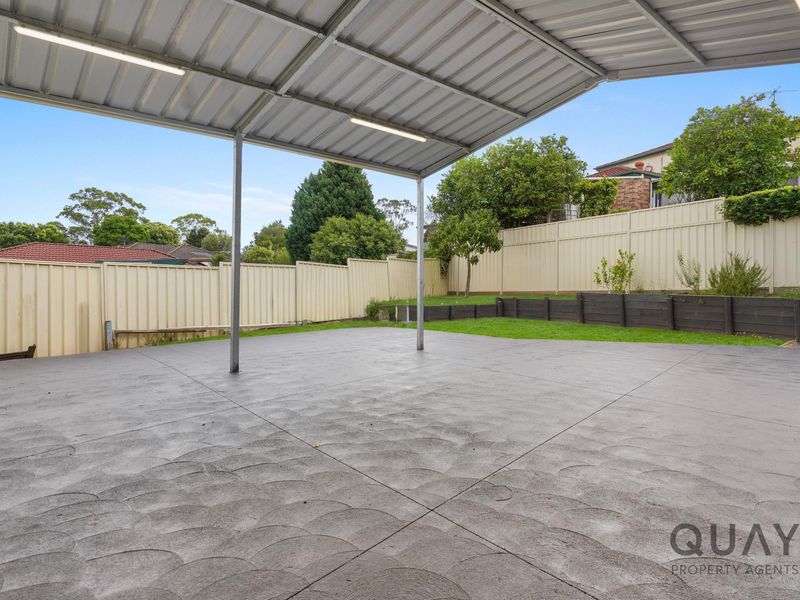 11 Merryweather Close, Minto