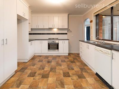24 CAMPBELL AVENUE, Wodonga