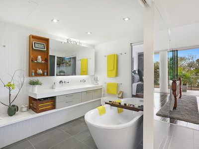 31102 / 2 Ephraim Island , Paradise Point
