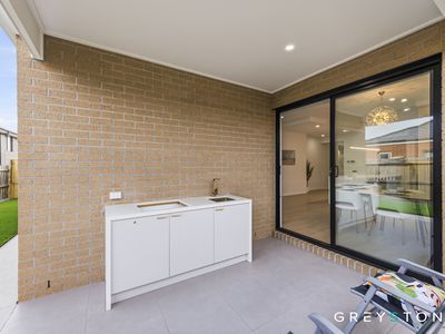 15 Latigo Street, Fraser Rise