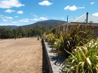 11 Twin Rivers Lane, Grove