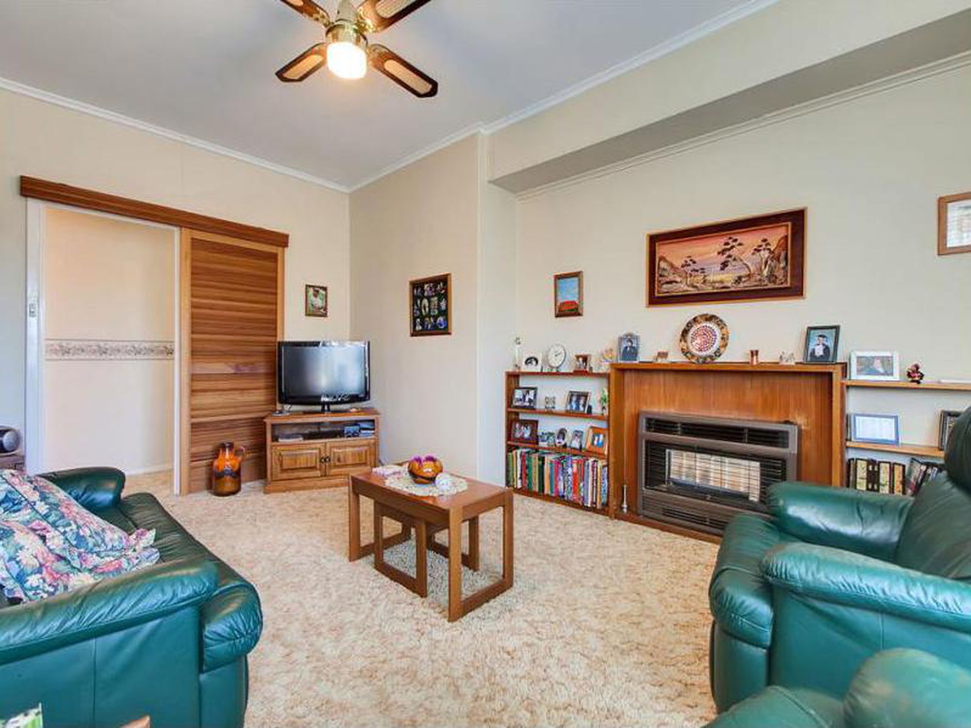62 Bradley Grove, Mitchell Park