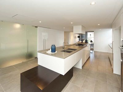 22 / 39 Bow River Cresc, Burswood