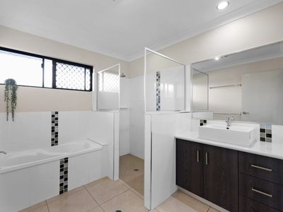 59 Makybe Diva Drive, Ooralea