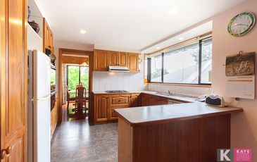2 McNamara, Pakenham