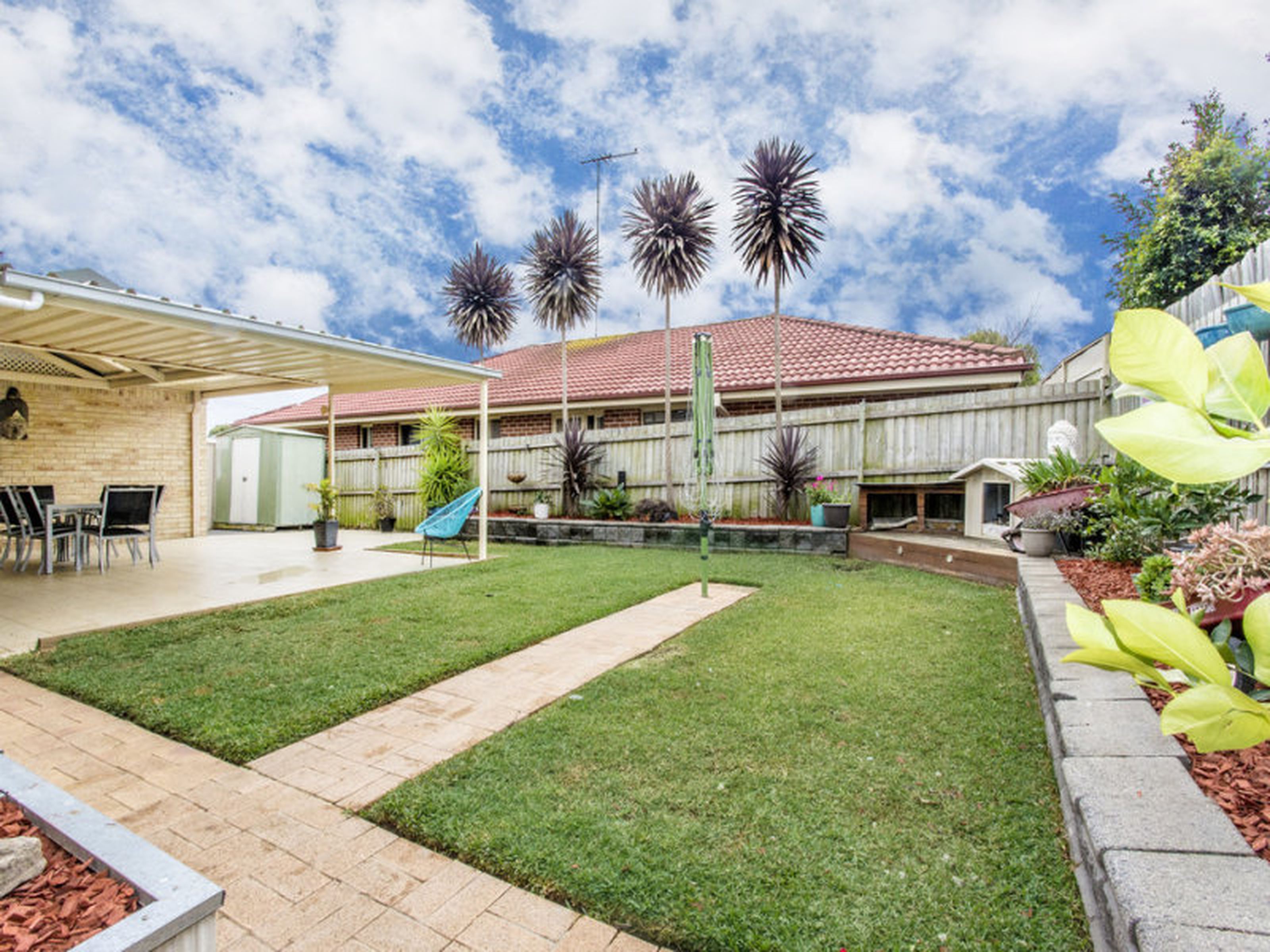 5 Woburn Place, GLENMORE PARK