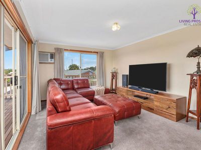 19 Warrawee Road, Leopold