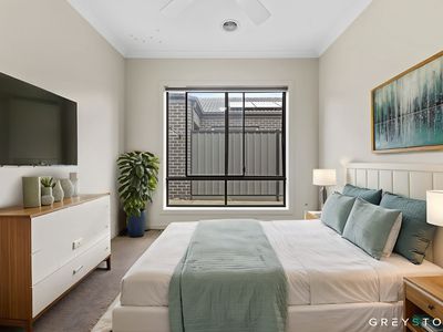 10 Caro Way, Fraser Rise