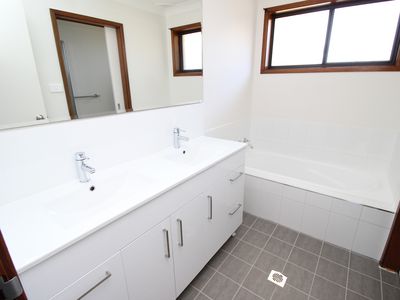 6 Aruda Place, Balarang