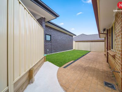 11 & 11a Veness Circuit, Narellan Vale